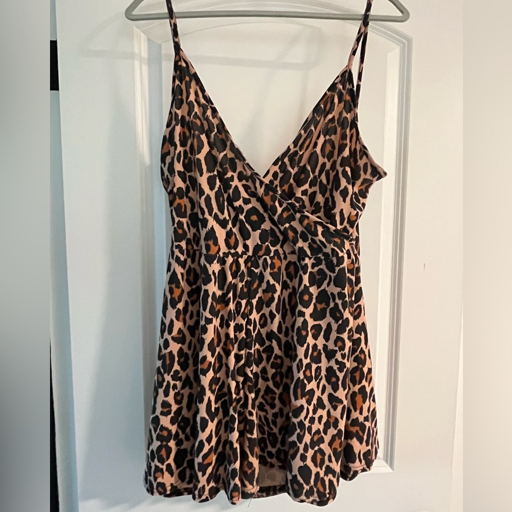 Cheetah patterned romper - no pockets